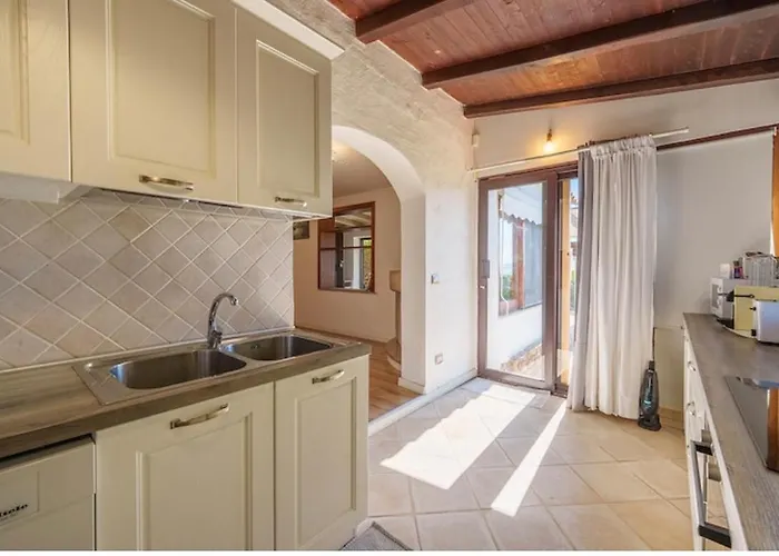 Bellavista Stunning Tavolara Sea View Terrace Hébergement de vacances *